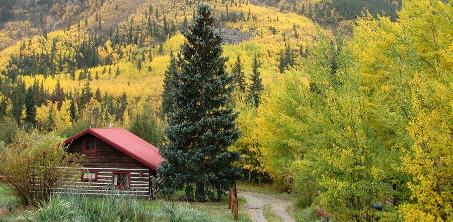 Mount Elbert Barn in Fall